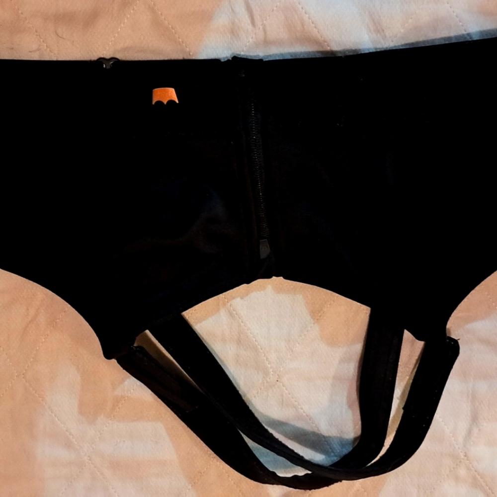 Shefit sports bra. Luxe size. Black & gold